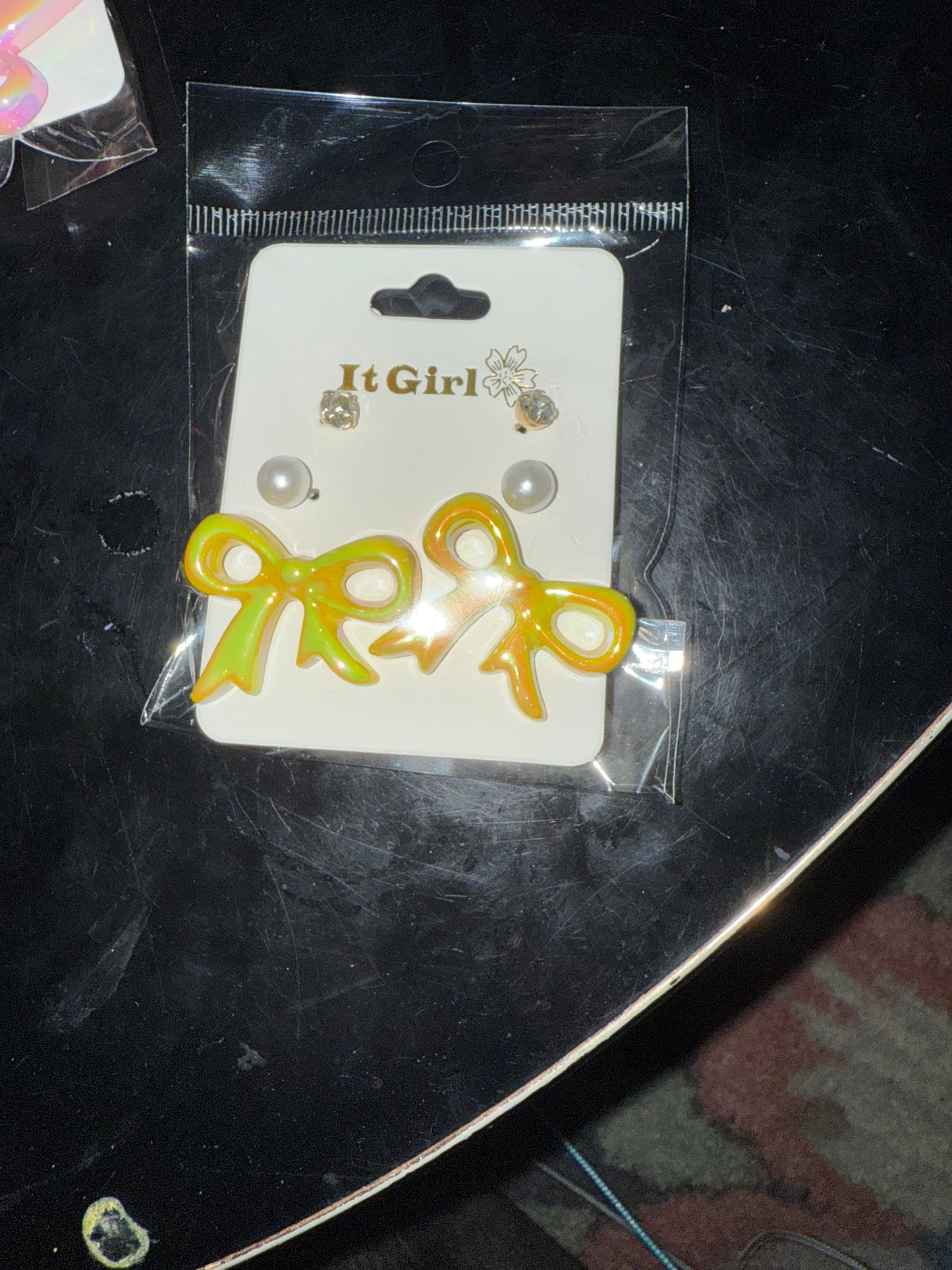 Fancy Glowy Bow Earring Set