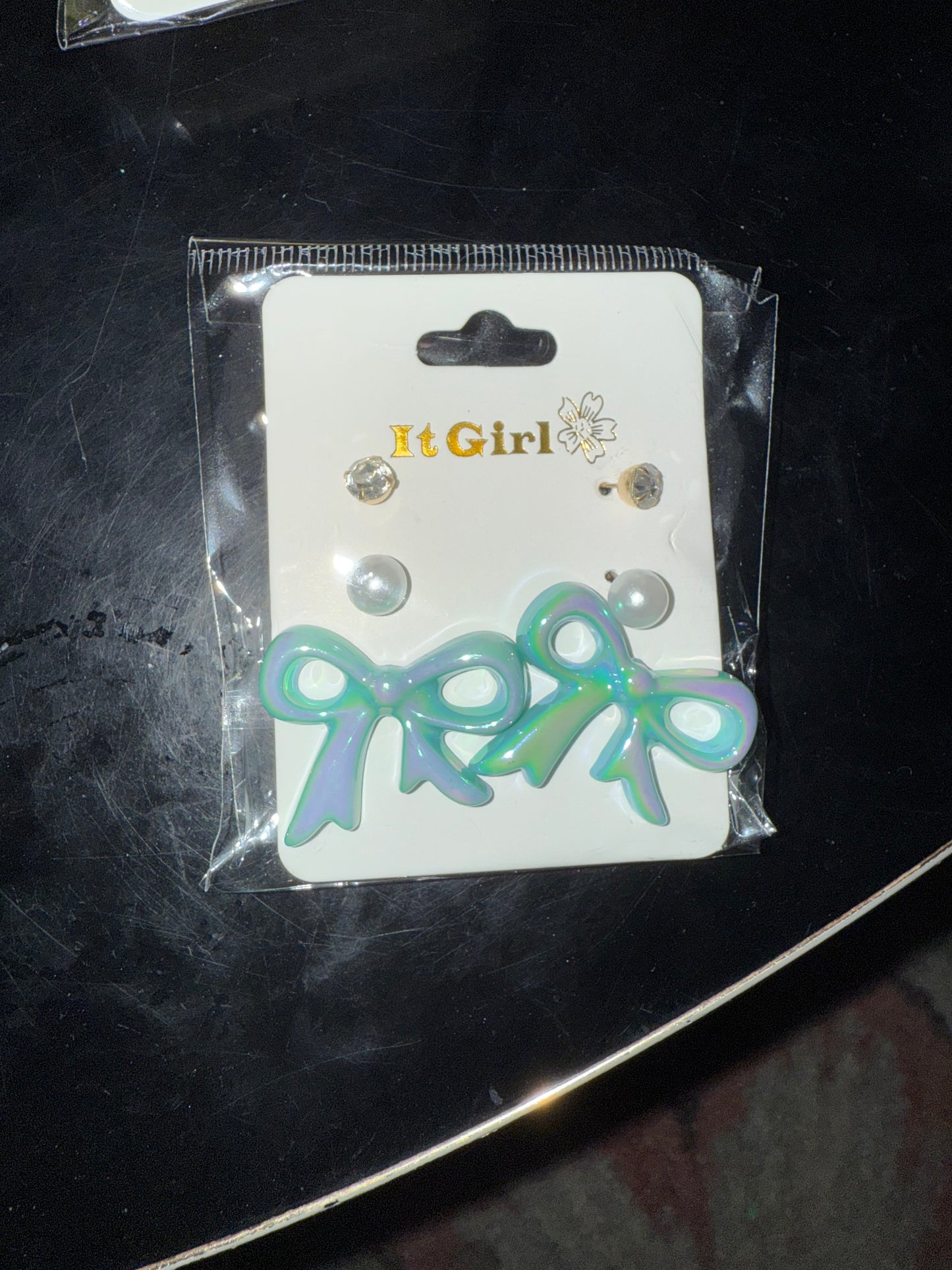 Fancy Glowy Bow Earring Set